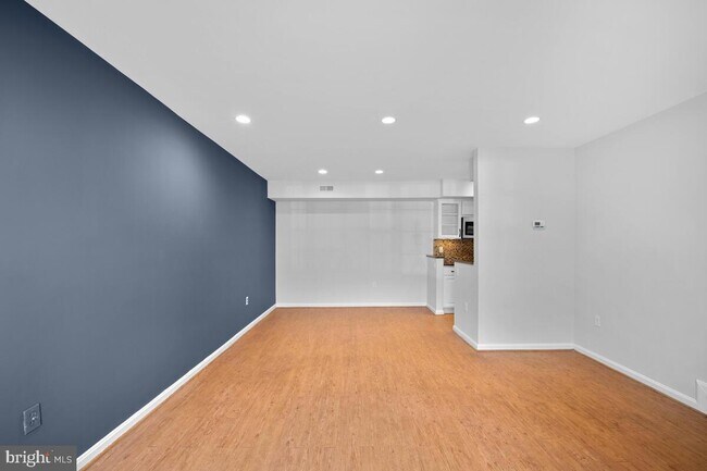 Building Photo - 10129 Green Holly Terrace