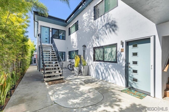 Building Photo - 810 G Ave
