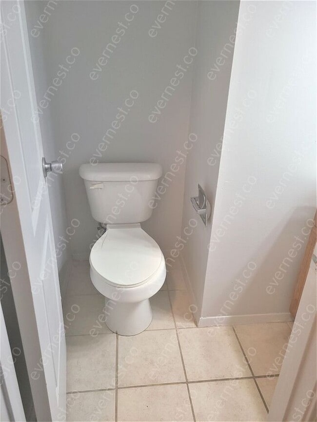 Foto del edificio - Charming 3-Bedroom, 1.5-Bathroom Home in a...