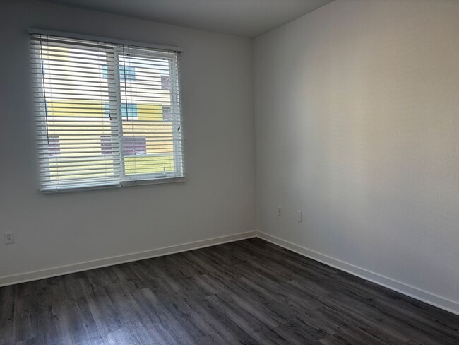 Interior Photo - Canvas LA