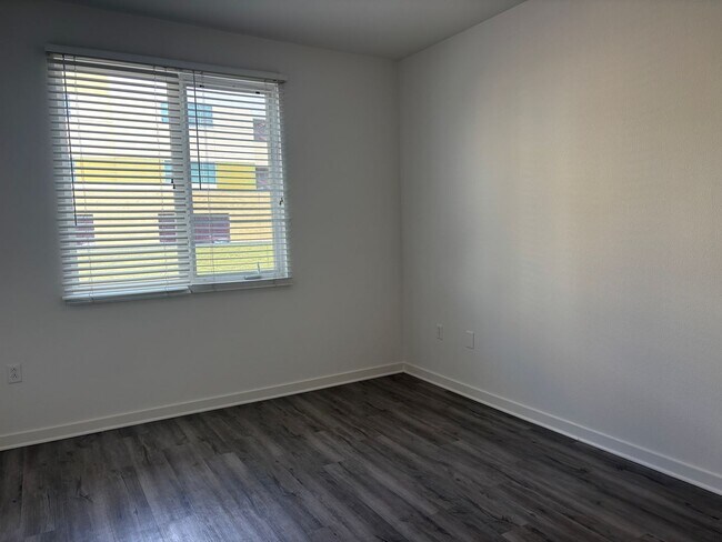 Interior Photo - Canvas LA
