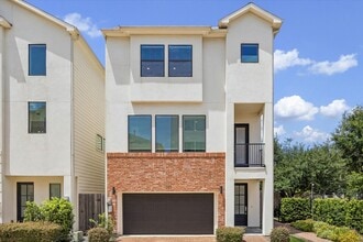 Building Photo - 1029 Green Kensington Dr