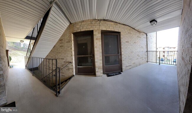 Building Photo - 6155 Edsall Rd