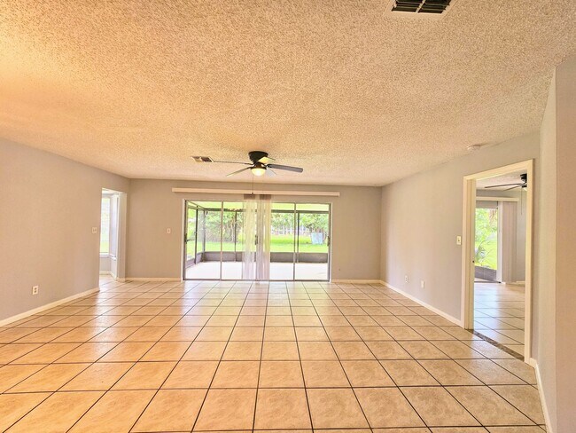 Foto del edificio - Beautifully Maintained 3-Bedroom Home with...