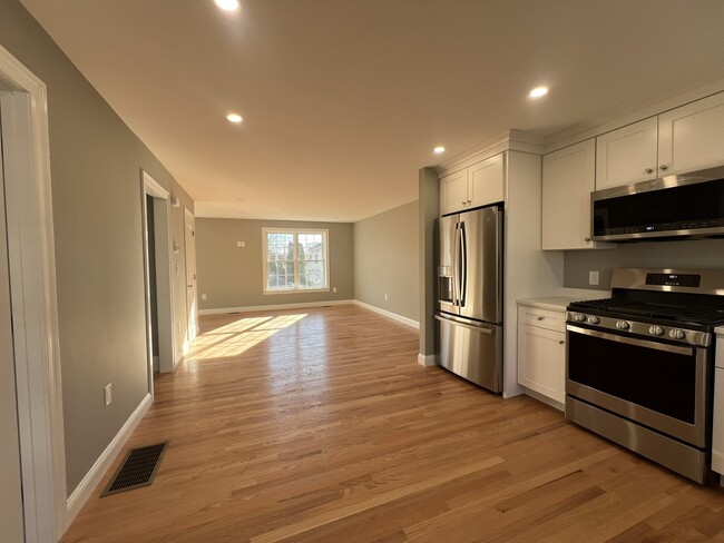 Building Photo - 17 Belknap St