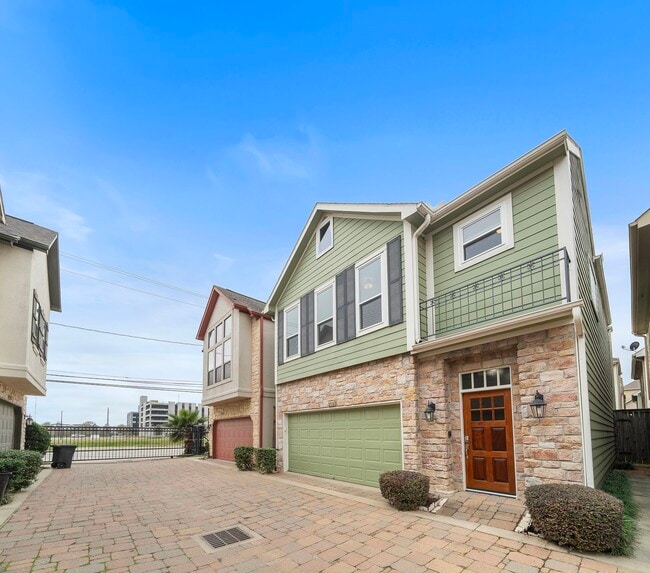 Building Photo - 2927 Clinton Dr