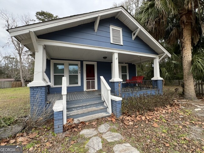 Foto del edificio - 204 W 3rd St