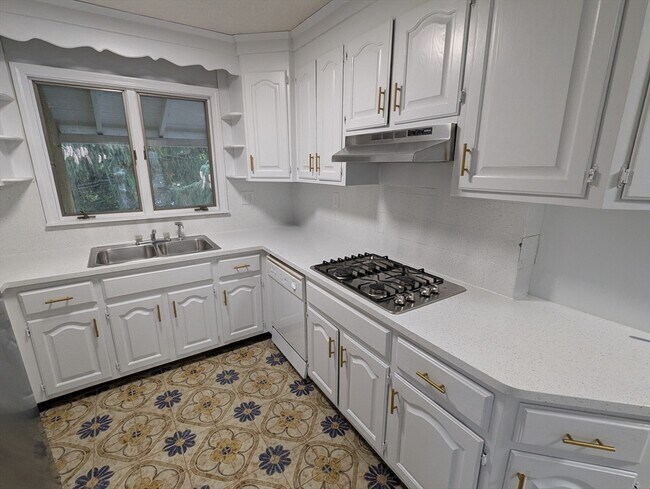 Foto del edificio - 378 Fellsway W