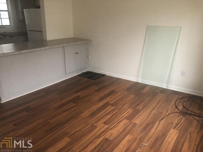 Foto del edificio - 6993 Oakhill Cir