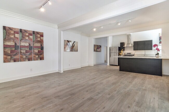 Foto del edificio - 566 N St Louis St