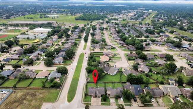 Foto del edificio - 5444 Ridge Wind Ln