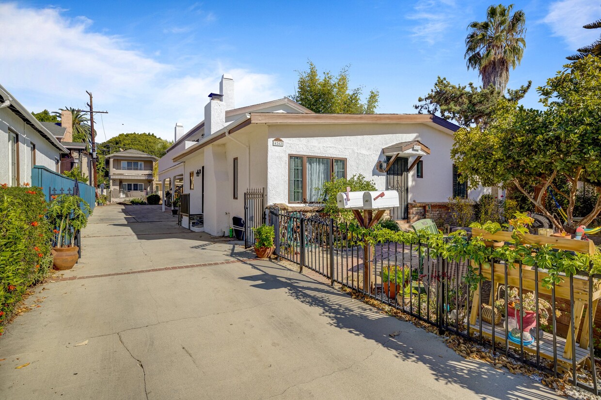 Foto principal - 4242 La Salle Ave
