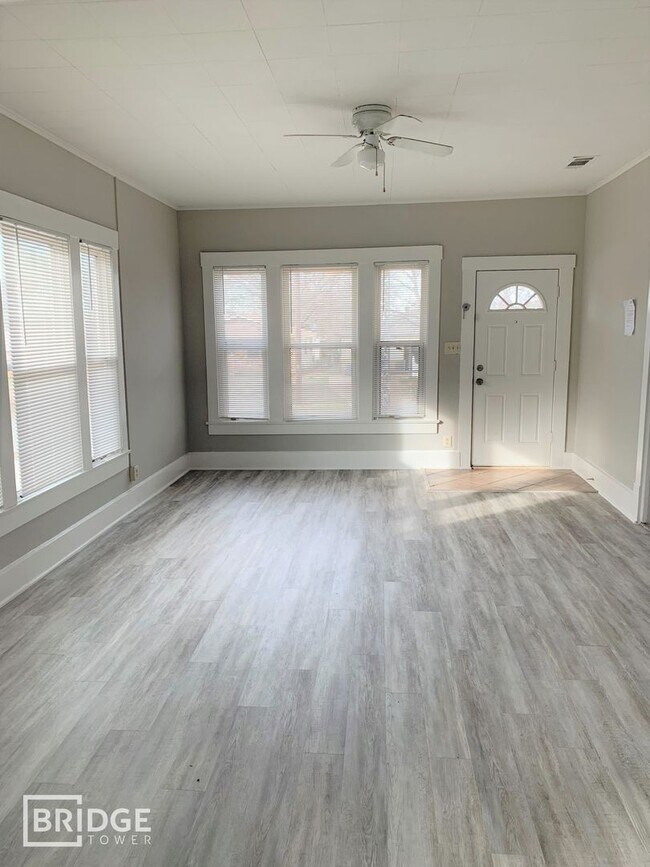 Foto del edificio - 520 E Day St