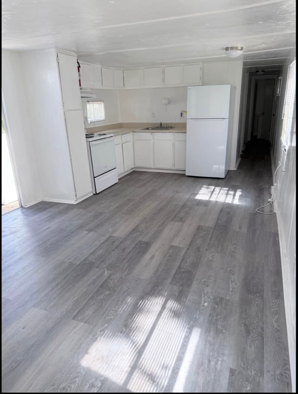 Foto del edificio - 215 Weeks Rd