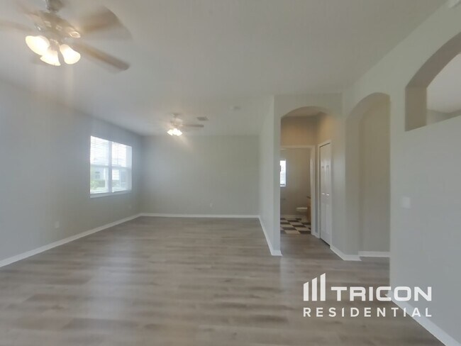 Foto del edificio - 3600 Cresthill Ln