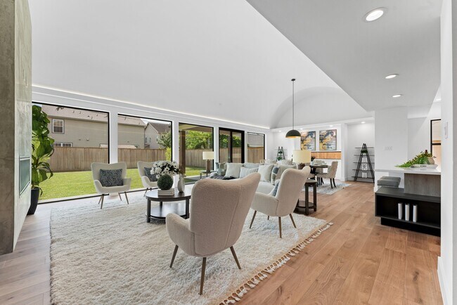 Foto del edificio - 6711 Housman