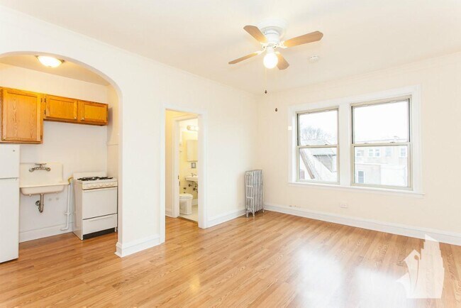 Foto del edificio - 2536 N Sawyer Ave
