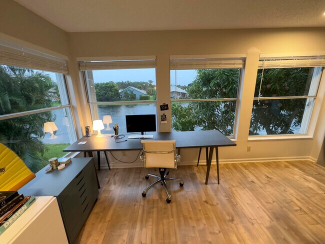 Foto del edificio - 9671 Pine Mill Ct