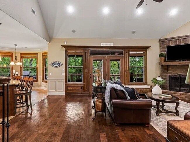 Foto del edificio - 4 Bedroom Single Family Home in Blue Eye