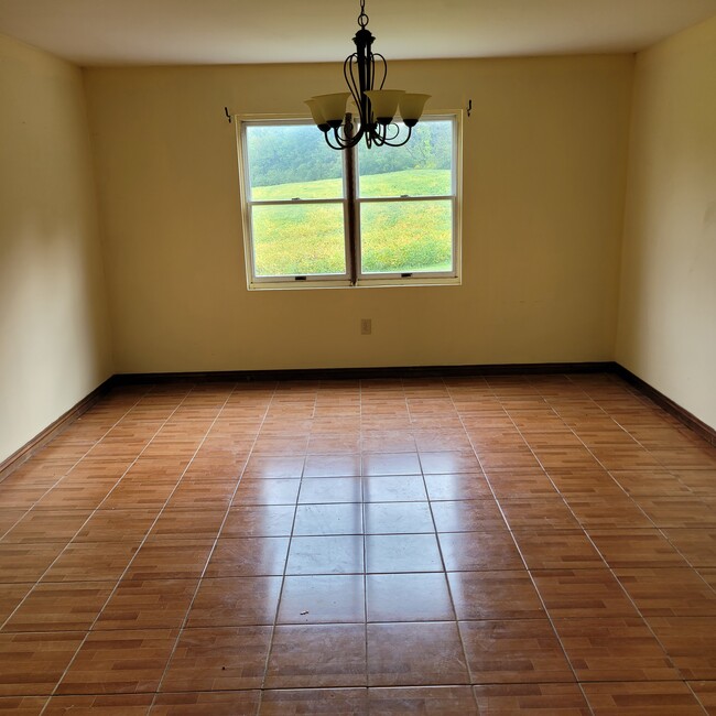 Dining room - 321 Quarry Rd