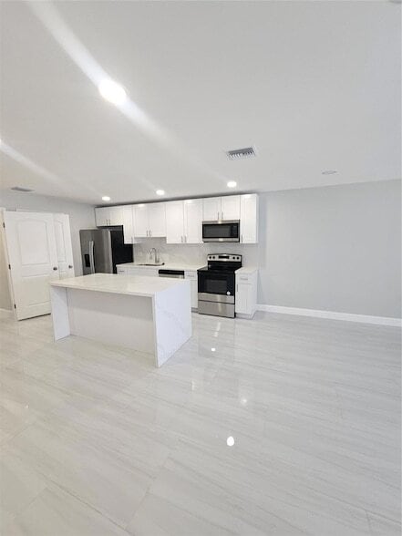 Building Photo - 4072 SW 51st St