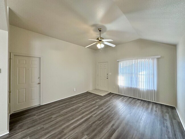 Building Photo - 5003 John David Dr