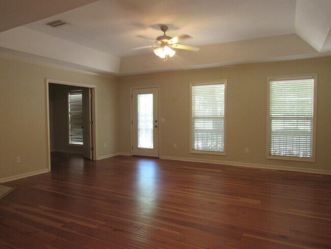 Building Photo - 236 Hickory Tree Ln