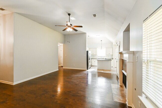 Building Photo - 2639 Cherry Tree Dr