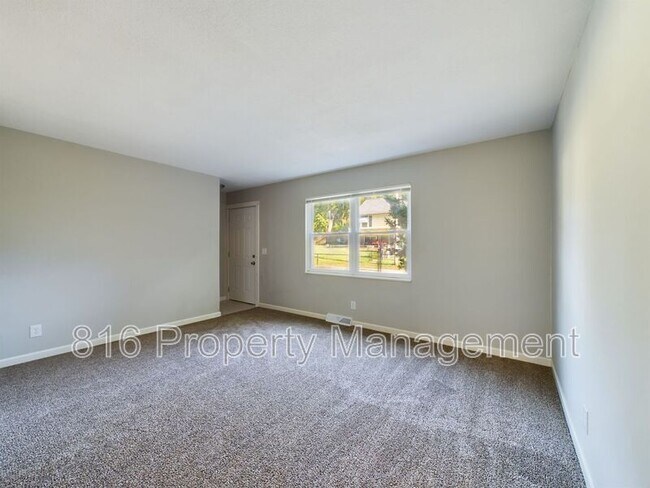 Building Photo - 3609-3611 E 69th St