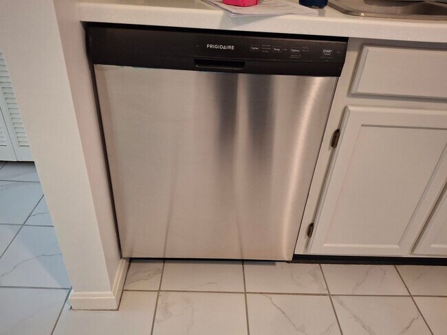 Foto del edificio - 50 Brookside Dr