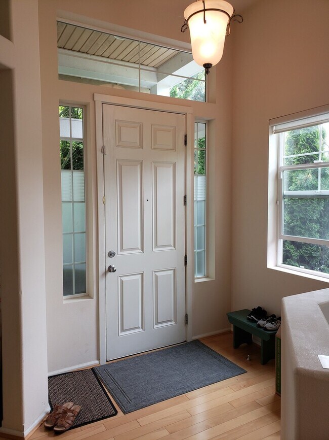 Foto del edificio - Beautiful 4 Bedroom in Desirable Lakeland ...