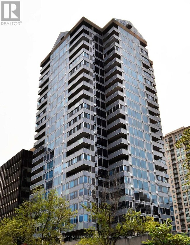 Building Photo - 160 George St