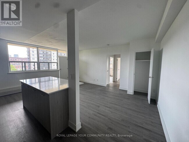 Photo du bâtiment - 135 Tyndall Ave