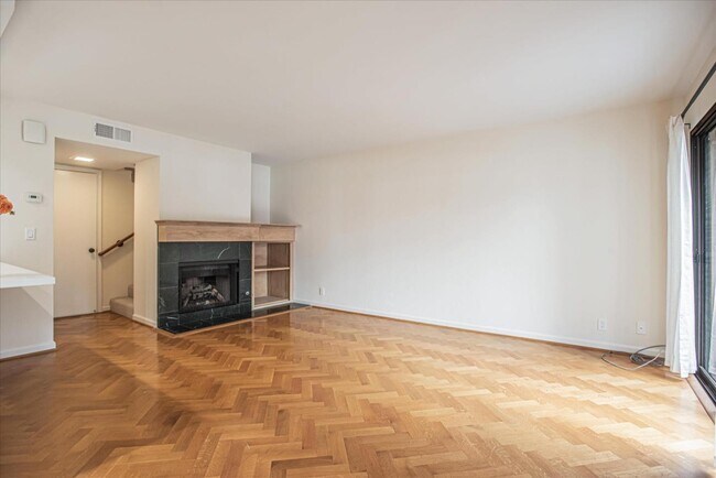Building Photo - 1417 Via Vista