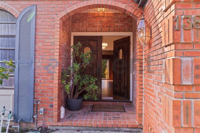 Building Photo - 138 Virginia Ct