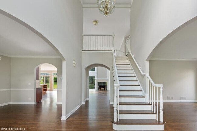 Building Photo - 5 bedroom in Kildeer IL 60047