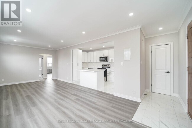 Photo du bâtiment - 485 Mortimer Ave