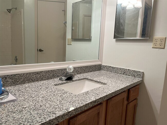 Building Photo - 331 Cobbleton Dr