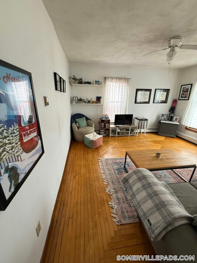 Foto del edificio - 585 Somerville Ave