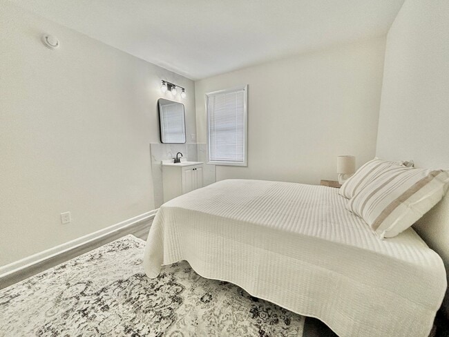 Photo - The Lodge on Benham - Rooms for Rent Apartment