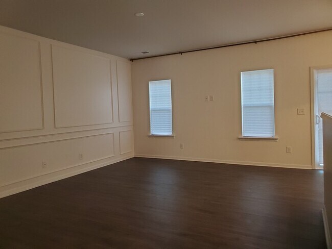 Foto del edificio - 2 Bedroom, 2.5 Baths End unit Townhome located in Townes at University East