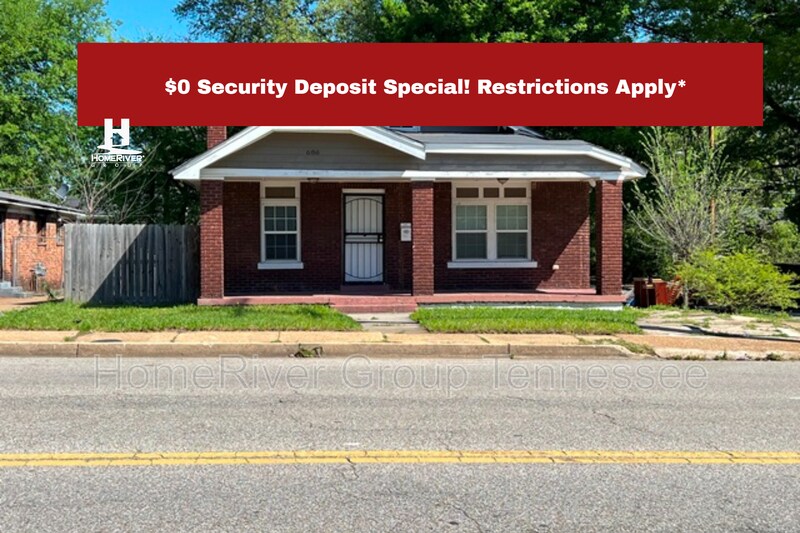 Primary Photo - 686 E Mallory Ave