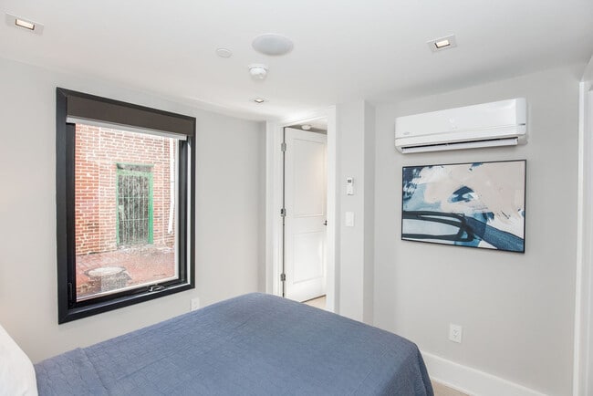 Building Photo - 1511 Kingman Pl NW
