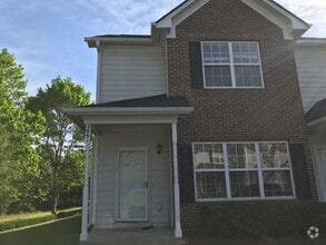 Building Photo - 2861 Bennington Dr