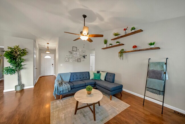 Foto del edificio - 345 Firebridge Dr