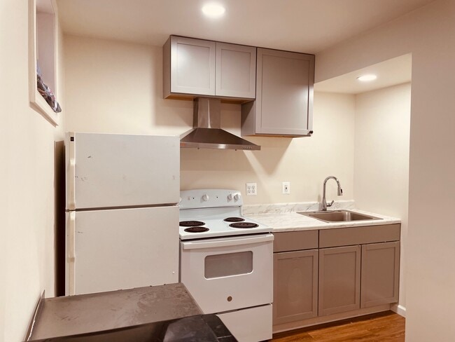 Cocina - 7043 Brocton Ct