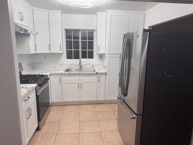 Foto del edificio - 8419 Avalon Blvd