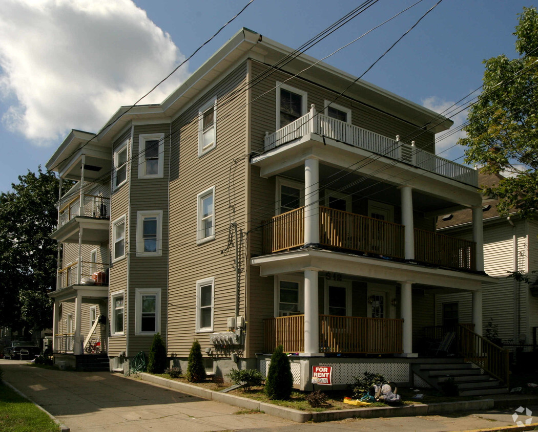 Building Photo - 542 Bay St