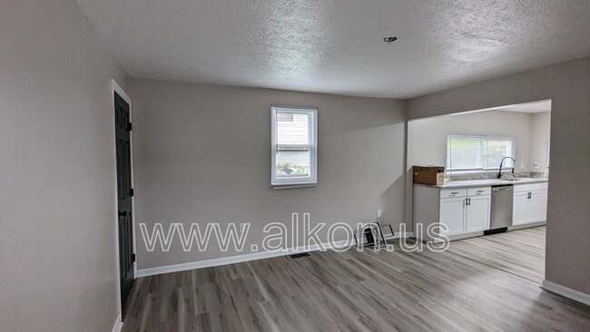 Foto del edificio - 102 Glenbury St