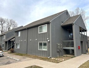 Building Photo - 705 E Drake Rd